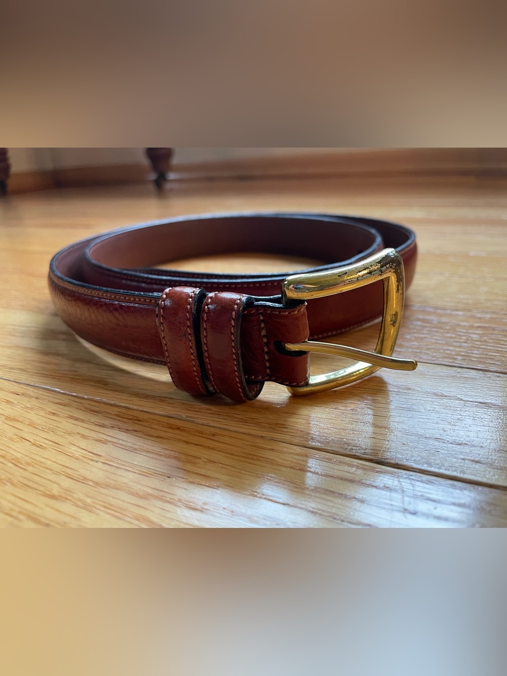 Roundtree & Yorke Chestnut Brown Leather Belt with Gold Buckle